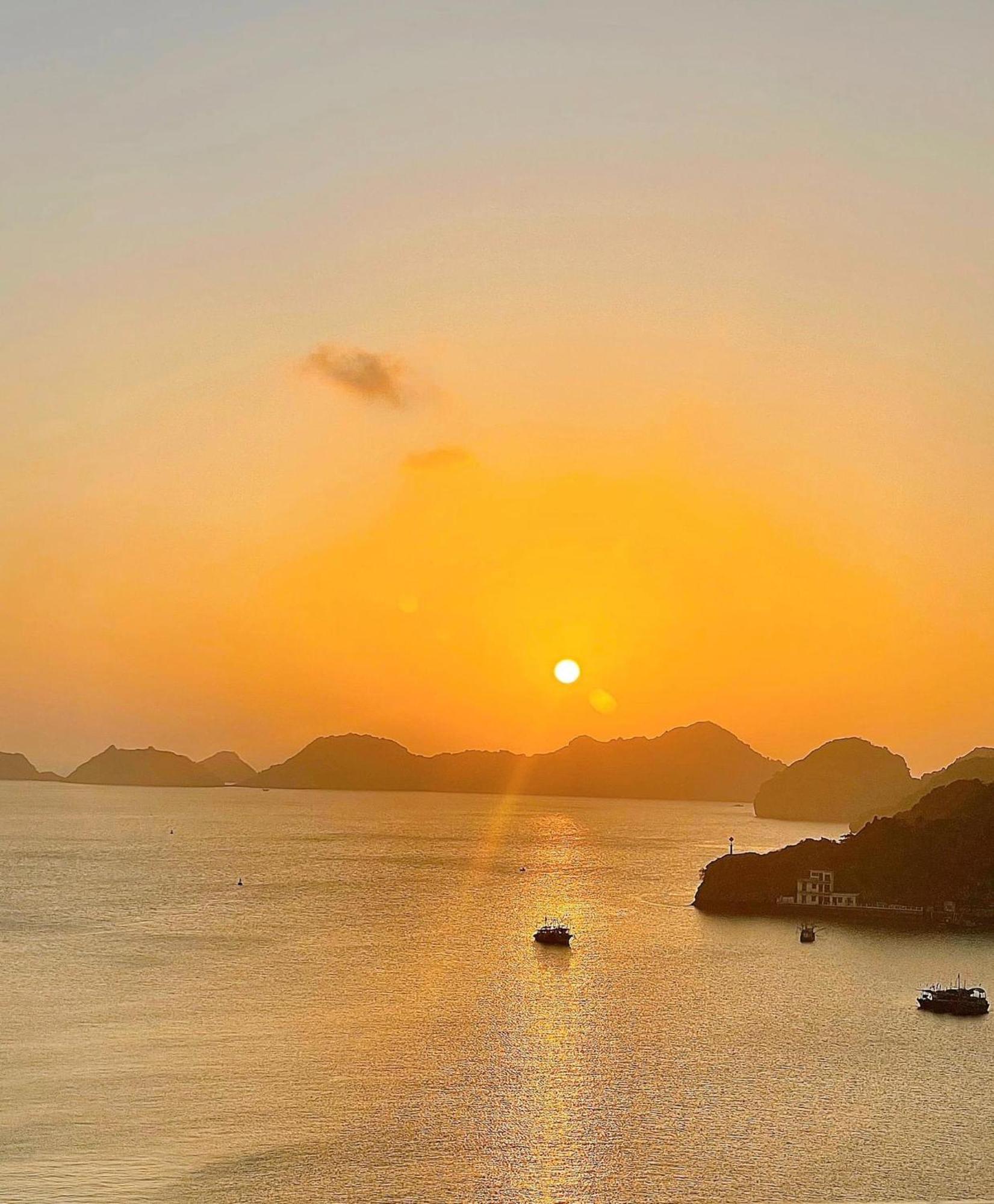 Thu Ha Sea View Hotel Dong Khe Sau Екстериор снимка